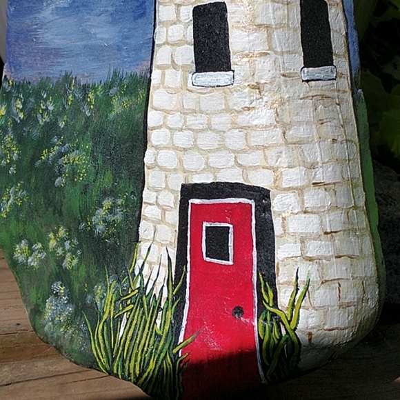 🇨🇦 Hand Painted Lighthouse Rock - Picture 2 of 7